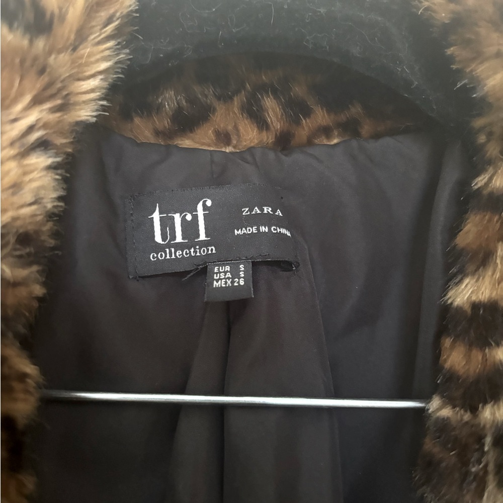 Cheetah print jacket size s! Warm and great for making a statement